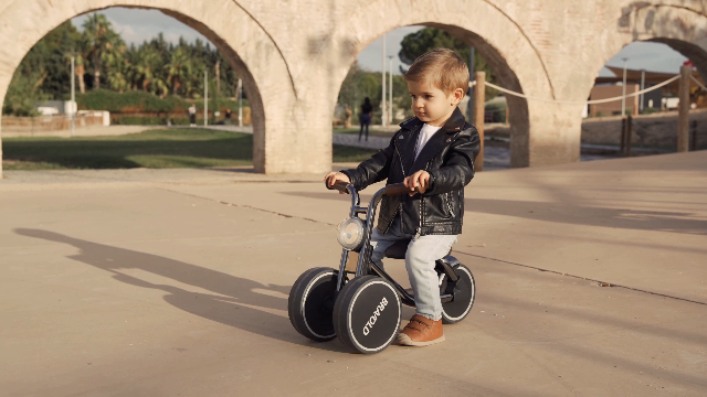 3 Regalos Increíbles para Sorprender a un Bebé de 1 Año (y Encantar a sus Padres)